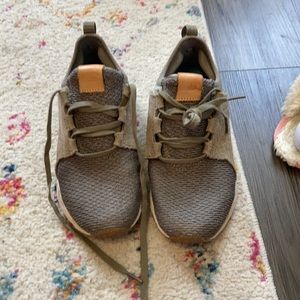 New balance fresh foam sneakers - olive green